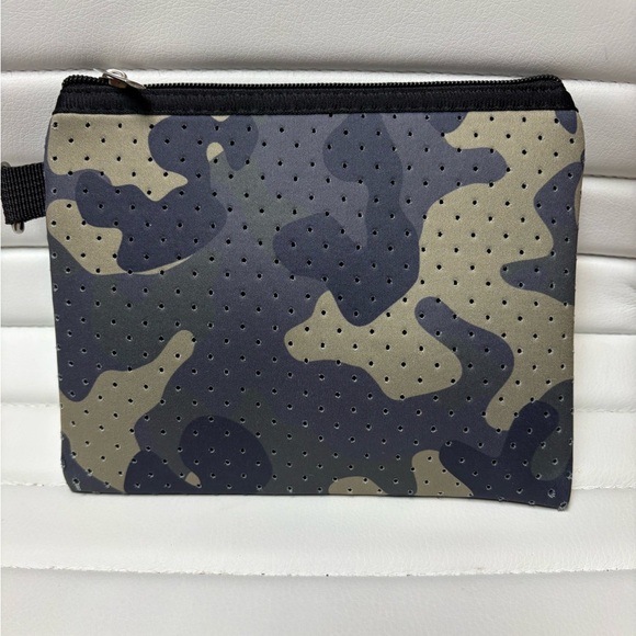 Stylish Camouflage Pouch with Red Stripe - Picture 2 of 5